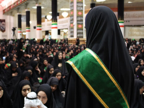 گهواره‌های عاشورایی و لالایی مادران همنوا با کودکان شهید