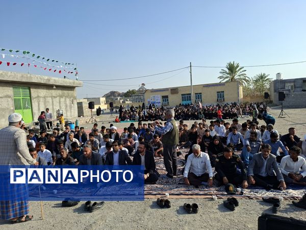 جشن پرشور دهه فجر انقلاب اسلامی در محله ولی عصر سندرک 