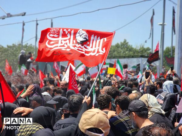 آخرین سلام یک ملت به رهبر شهید