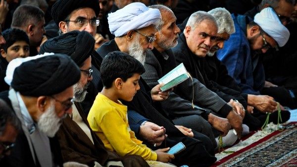 زیارت شهدای جمهور در حرم مطهر رضوی