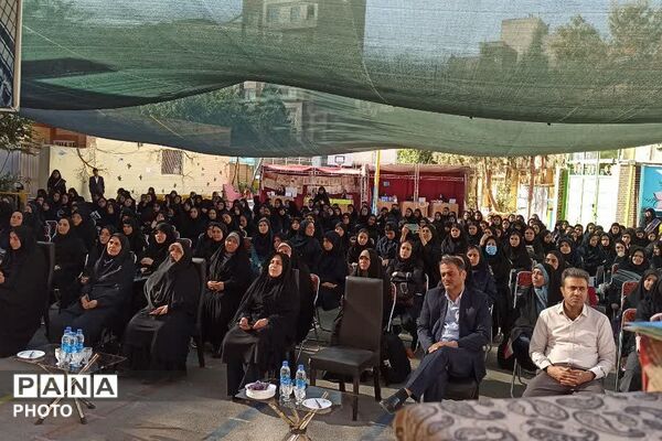 آیین نواختن زنگ مهر با حضور مدیر آموزش و پرورش ناحیه دو شهرری 