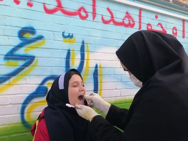 وارنیش فلوراید برای دانش آموزان دبستان ناهید نخودی 