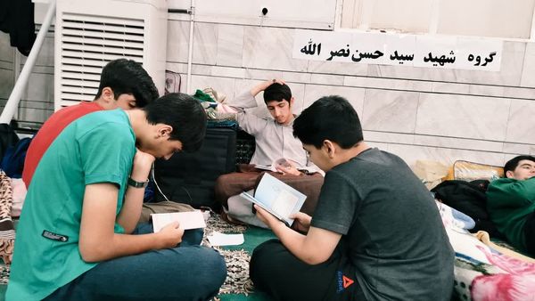 حلقه‌های معرفتی دانش‌آموزان معتکف دبیرستان ماندگار امام صادق(ع) قم