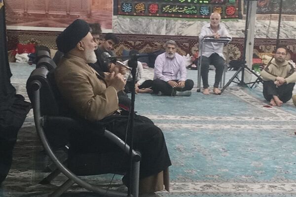 مراسم معنوی اعتکاف در مسجد اعظم حضرت ابوالفضل (ع) بهارستان دو