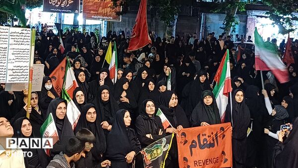 تجدید بیعت مردم کوهدشت با آرمان‌های حسینی در میدان امام خمینی (ره)