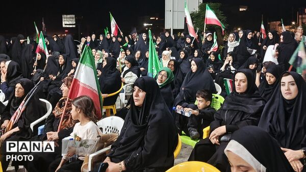 تجدید بیعت با رهبر و آرمان‌های انقلاب در خرم آباد