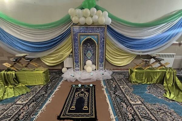 طنینِ نیایش در مدرسه