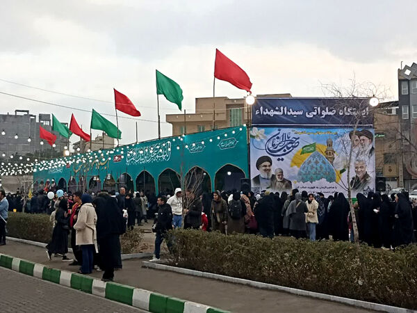 شادپیمایی مردم قم در جشن نیمه شعبان