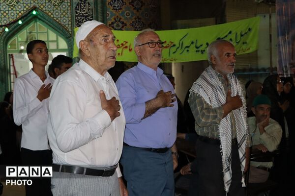  آشخانه غرق در نور میلاد؛ جشن پیامبر رحمت و امام صادق(ع) 