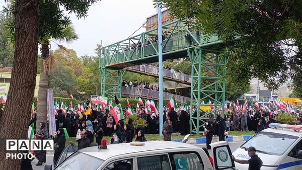 وداع حماسی دریادلان هرمزگان با فرمانده شهید علیرضا تنگسیری در بندرعباس