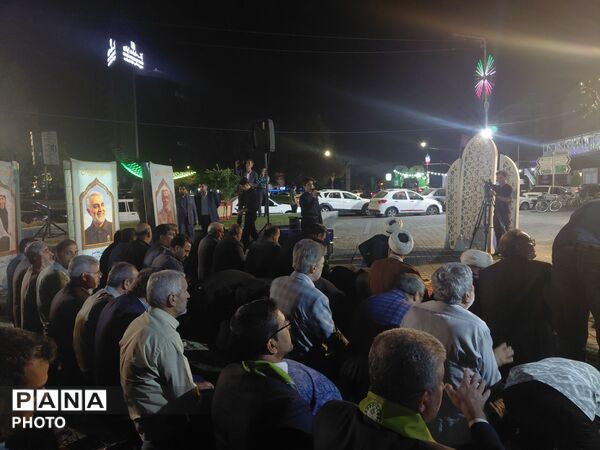 وزیر آموزش و پرورش در جمع دانش آموزان مشهدی ؛ از اقامه نماز تا بازدید از غرفه های دانش آموزی