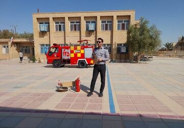  ترویج فرهنگ ایمنی با حضور آتش‌نشانان
