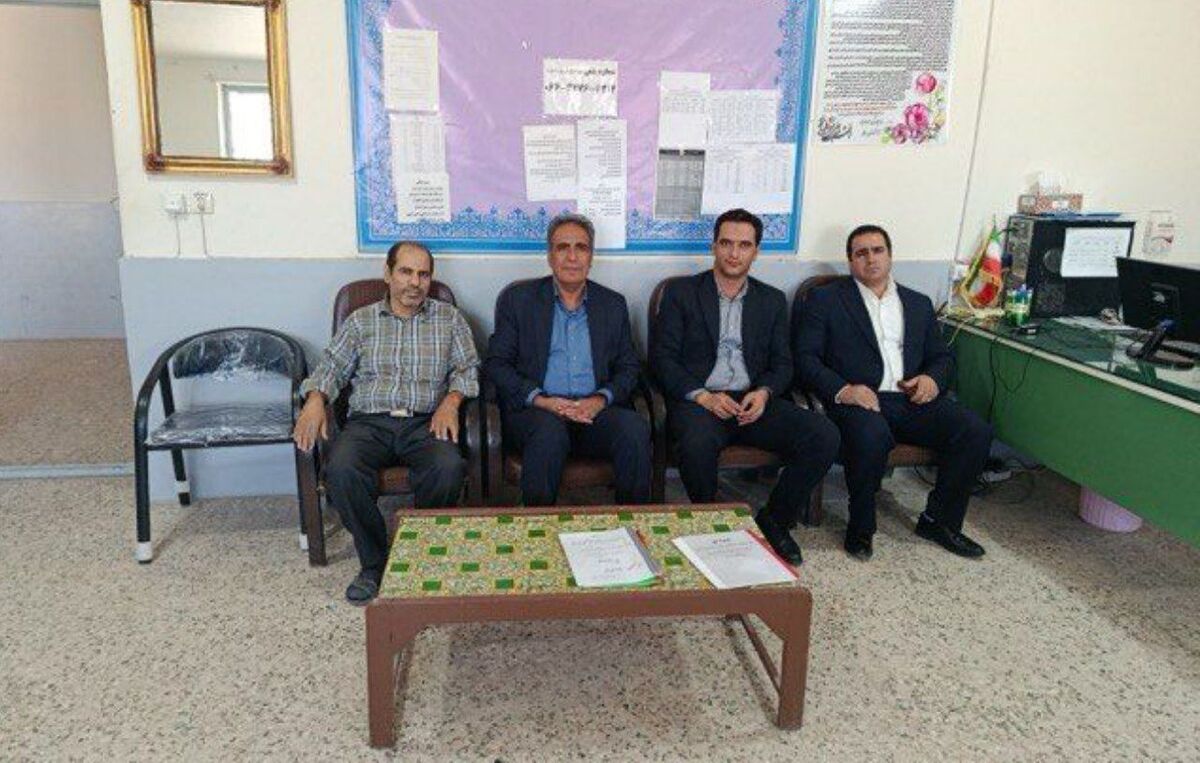 بازدید مسئولین آموزش و پرورش نورآباداز مدارس بخش میربگ دلفان