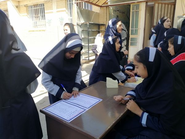 مراسم انتخابات شورای دانش آموزی در دبیرستان ناهید نخودی 
