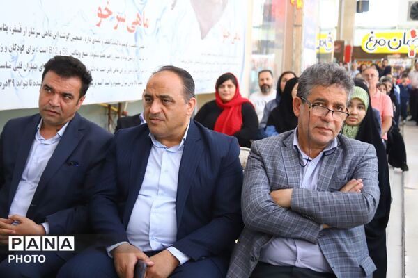 جشنواره بزرگ خریداران ماهی در تبریز