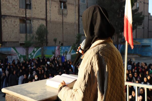 صبحگاه مدرسه شیخ مفید پاکدشت