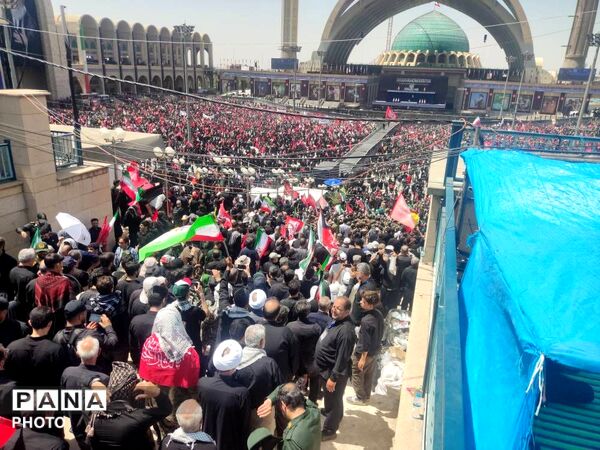 مصلی امام خمینی(ره) تهران میزبان آیین باشکوه وداع با پیکر مطهر رهبر شهید