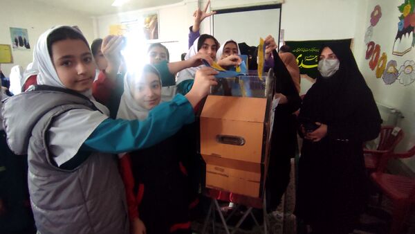 مشق همدلی و بخشندگی در گلوگاه 