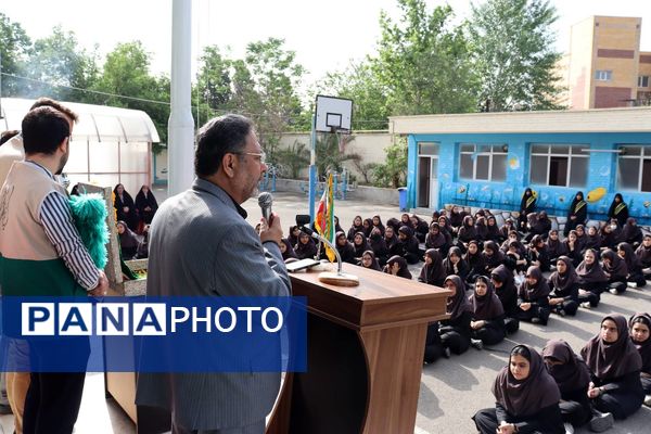 افتتاح چایخانه‌ای برای ادای احترام به حضرت رضا(ع) در دبیرستان دخترانه مطهره منطقه ۱۴