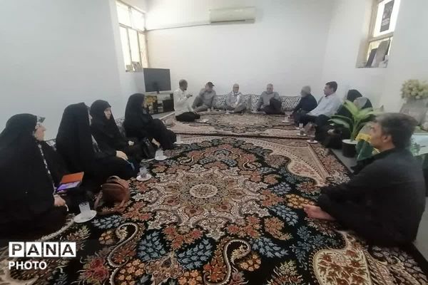 فرهنگیان بازنشسته شهریار تسلی‌بخش والدین میناب شدند