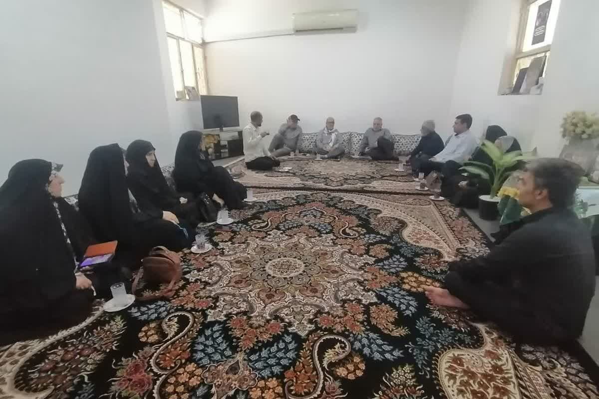 فرهنگیان بازنشسته شهریار تسلی‌بخش والدین میناب شدند