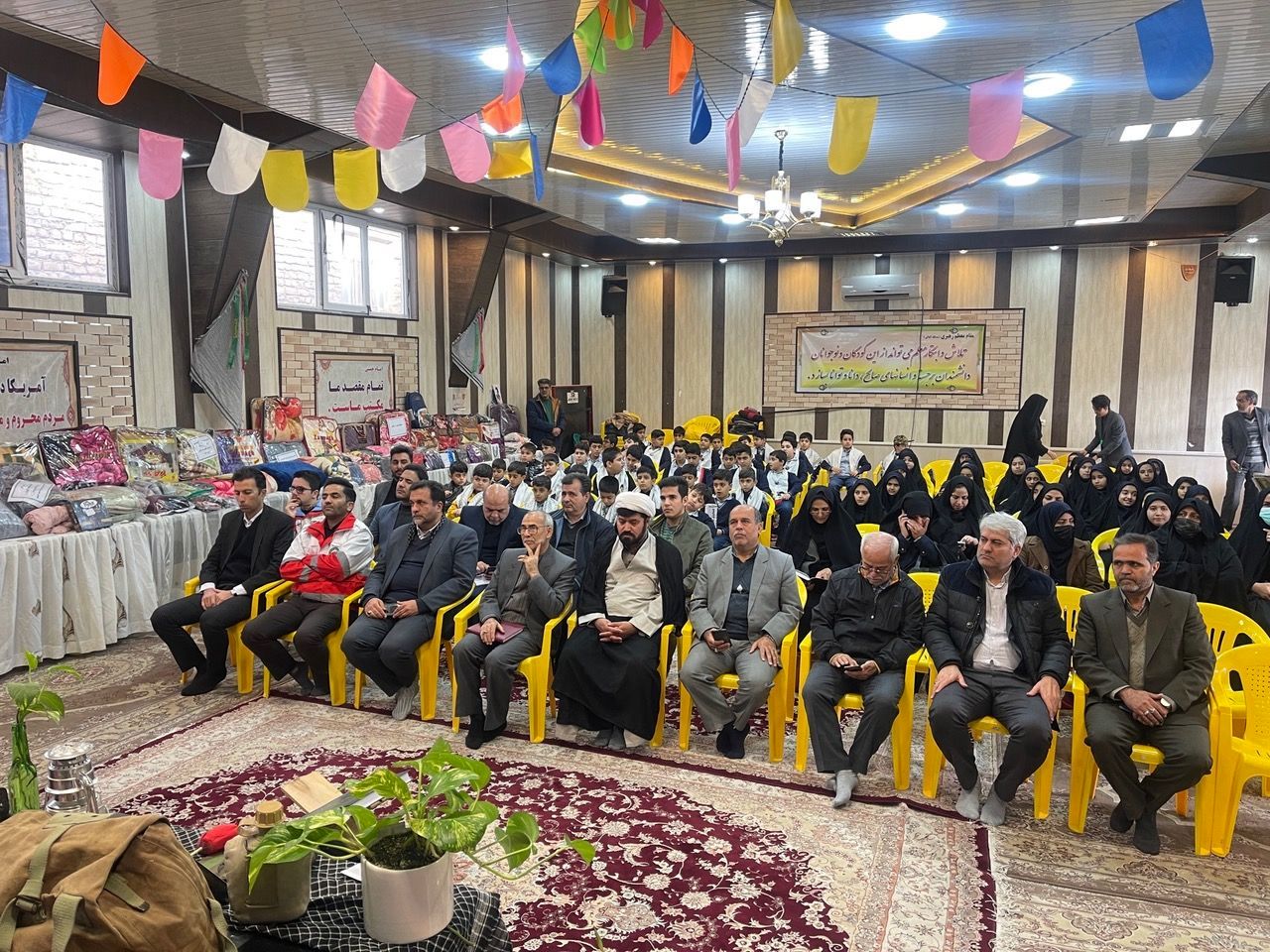 همایش ایران همدل در دبستان غیردولتی امام حسین(ع)