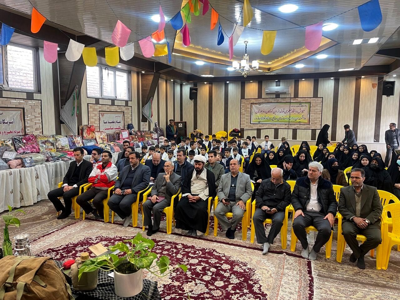 همایش ایران همدل در دبستان غیردولتی امام حسین(ع)