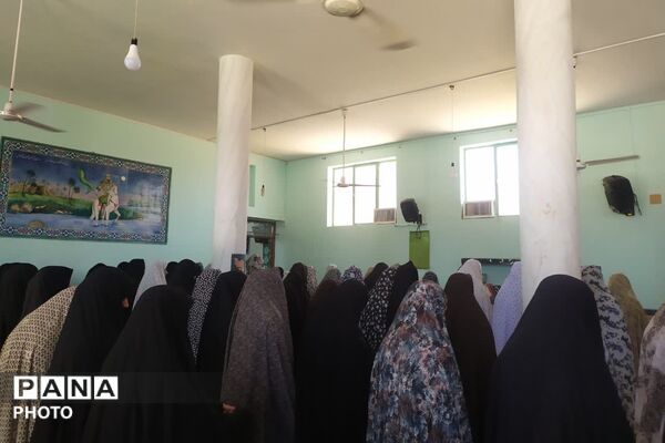 حضور بانوان لپویی در عزاداری و نماز ظهر عاشورا