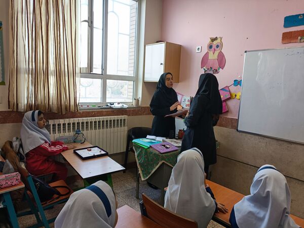 بازدید و ارزیابی مسئولان آموزش پرورش از دبستان زنده  یاد امینی پور