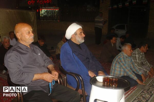 سوگِ غربتِ جوادالائمه (ع)؛ دل‌های شکسته در شبی آکنده از اشک به هم رسیدند
