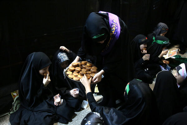 عزاداری کودکان هیات «زیر گنبد طلا» برای دختر سه ساله امام حسین(ع)