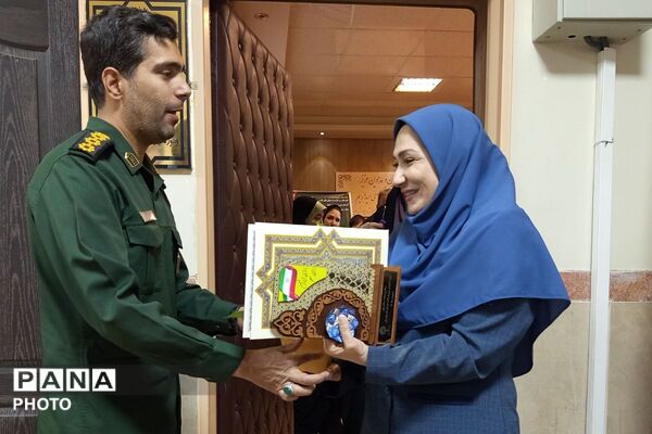  تقدیر از منتخبین منطقه‌ای و استانی