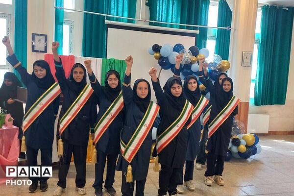 جشن جوانه‌ها در مدرسه استعداد های درخشان شهرستان ملارد 