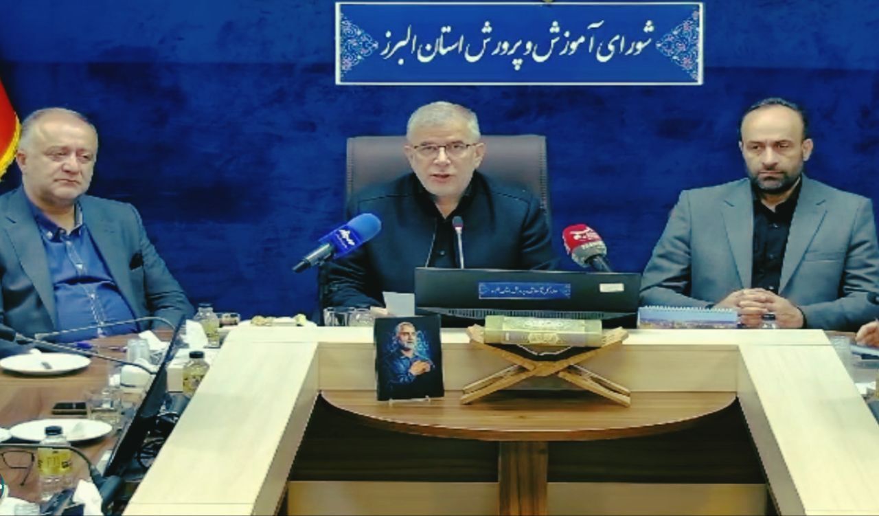 معلم؛سنگرنشین علم و سازنده آینده است