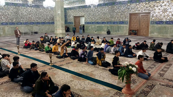 آیین جشن تکلیف دانش‌آموزان دبیرستان شهید غفاری قم
