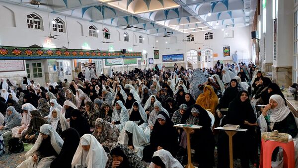 حضور دانش‌آموز خبرنگاران پانا در نماز جمعه به مناسبت روز خبرنگار