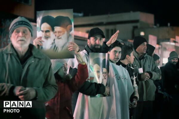 تجدید عهد با خون شهدا؛ «کفن‌پوشان» همدان شبانه بر آرمان‌های انقلاب ایستادند