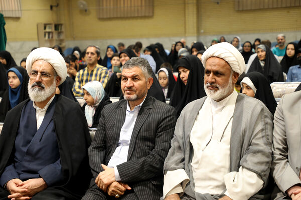 تجلیل از دانش‌آموزان برگزیده پویش «شهید من» در قم