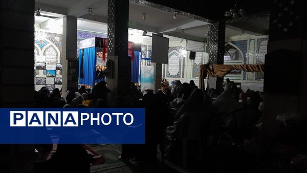 پرچم حرم حضرت عباس(ع) در مراسم اعتکاف شهرستان بن