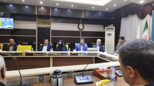 نشست هم‌اندیشی اساتید قرآنی با مسئولان وزارت آموزش و پرورش در تبریز