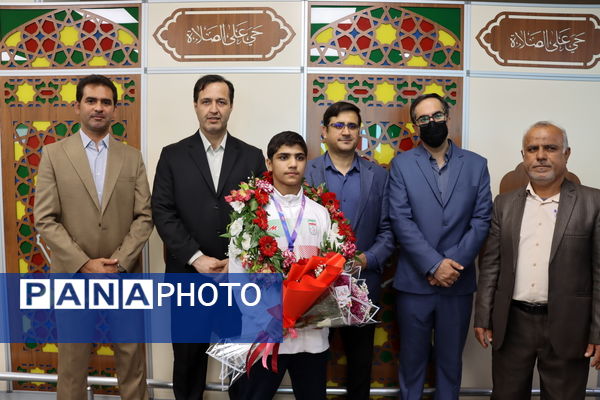 مراسم استقبال از دانش‌آموزان مدال‌آور و افتخارآفرینان المپیک دانش‌آموزی صربستان در فرودگاه بین المللی بوشهر 