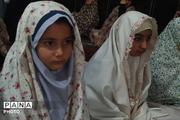 نمازجمعه؛ جلوه‌ای از وحدت و همبستگی دانش‌آموزان در هفته بسیج دانش‌آموزی