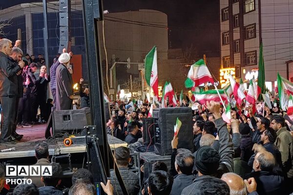 راهپیمایی بزرگ مردم ولایتمدار ورامین بر علیه آمریکا و اسرائیل جنایتکار برای خون خواهی رهبر معظم انقلاب اسلامی
