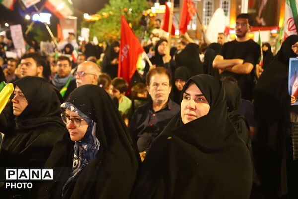 بازتاب حضور گسترده جامعه فرهنگی تبریز در سالگرد شهدای دفاع مقدس ۱۲روزه