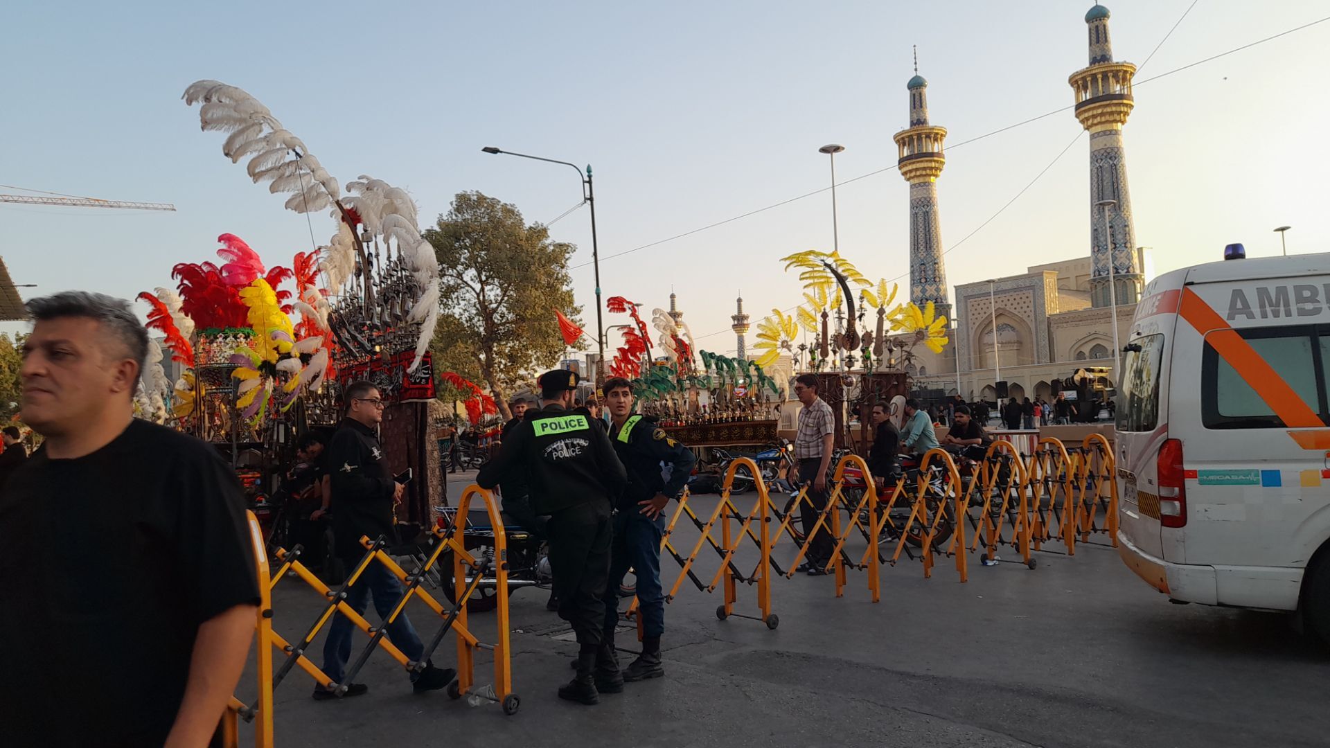 مشهد در روز شهادت؛ شهری که یکپارچه عزادار شد