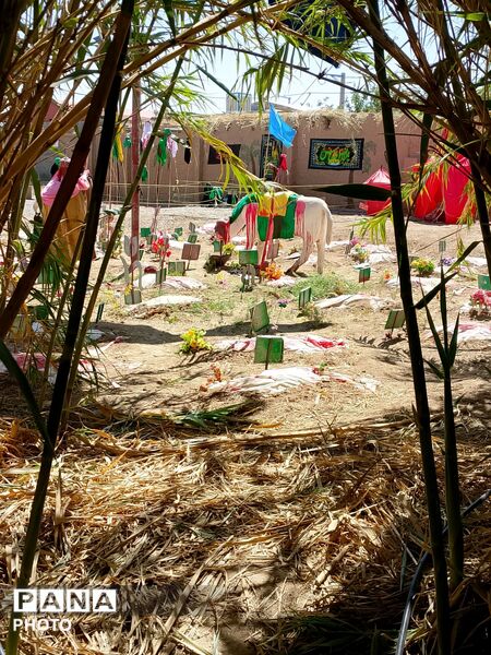 برپایی نمایشگاه «غنچه‌های خونین» در باقرآباد قم