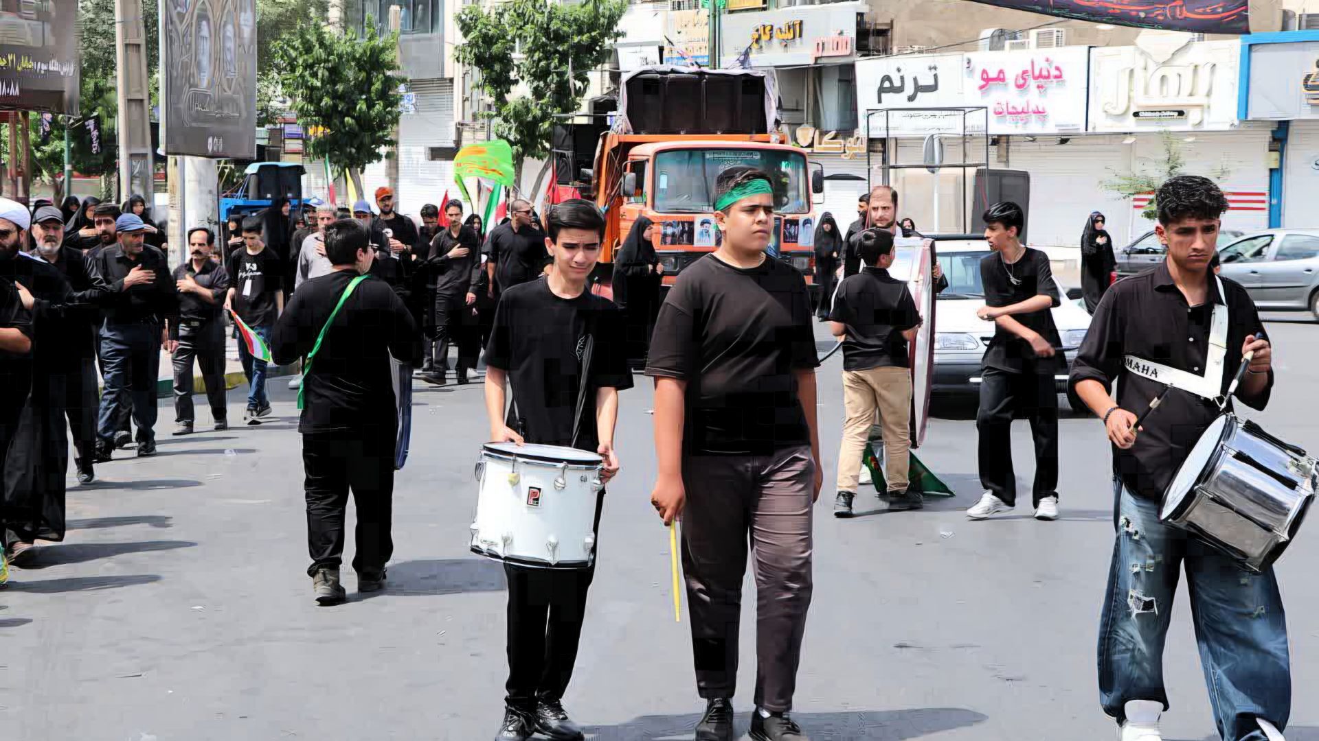 فردیس غرق در ماتم حسین (ع)