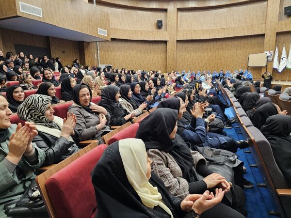 برگزاری مراسم تقدیر از دانش آموزان رتبه برتر آموزشگاه امیر کبیر ملارد