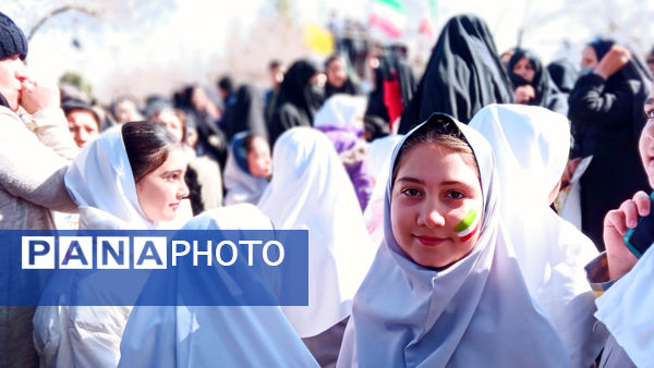 حضور حماسی مردم شهرضا در راهپیمایی 22 بهمن