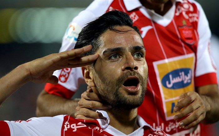 کامیابی‌نیا با پرسپولیس سه ساله تمدید کرد